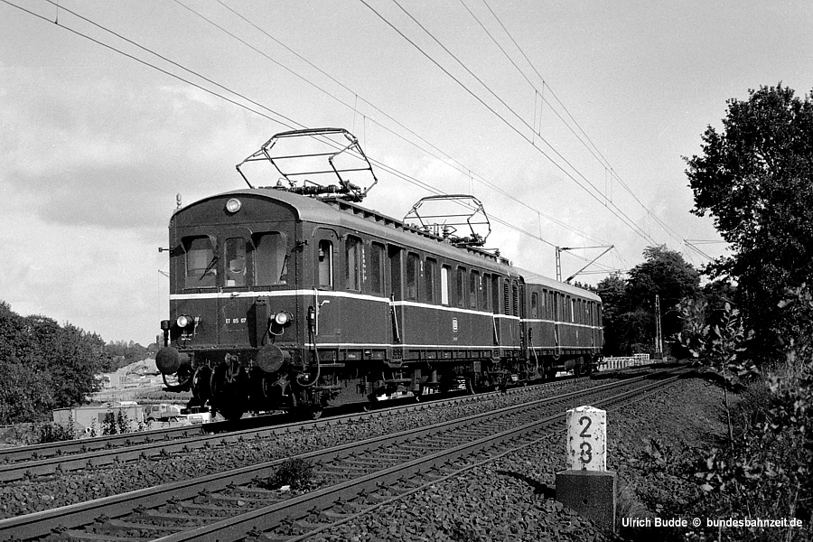 http://www.bundesbahnzeit.de/dso/Bochum 85, Jub Zuege/b17-ET85_07.jpg